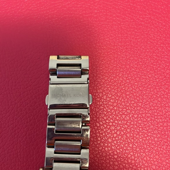Michael Kors Watch MK5866, Great condition - Picture 3 of 4